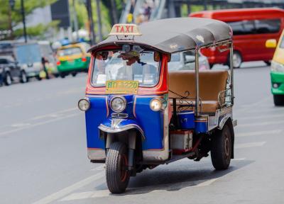 گردش با توک توک در تایلند: از مذاکره در خیابان تا تورهای ماجراجویانه گردش با توک توک در تایلند: از مذاکره در خیابان تا تورهای ماجراجویانه